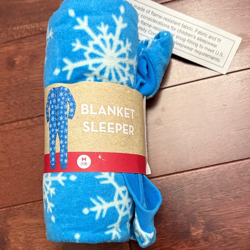 💥 NWT Target Blue Snowflake Blanket Sleeper Fleece Onesie Jammies M 7/8